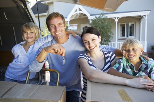 Removal Company Islington delivering efficient and careful moving services