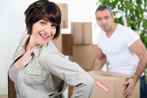 Efficient moving truck service for local transport in Islington